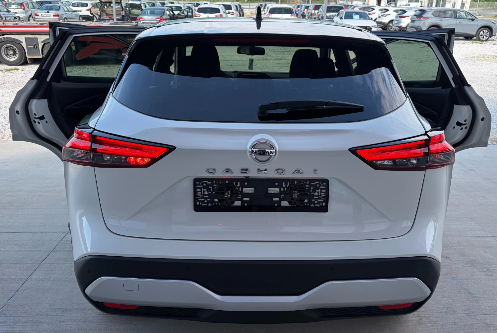 Nissan Qashqai 1.3 Hybrid, снимка 4 - Автомобили и джипове - 55024009