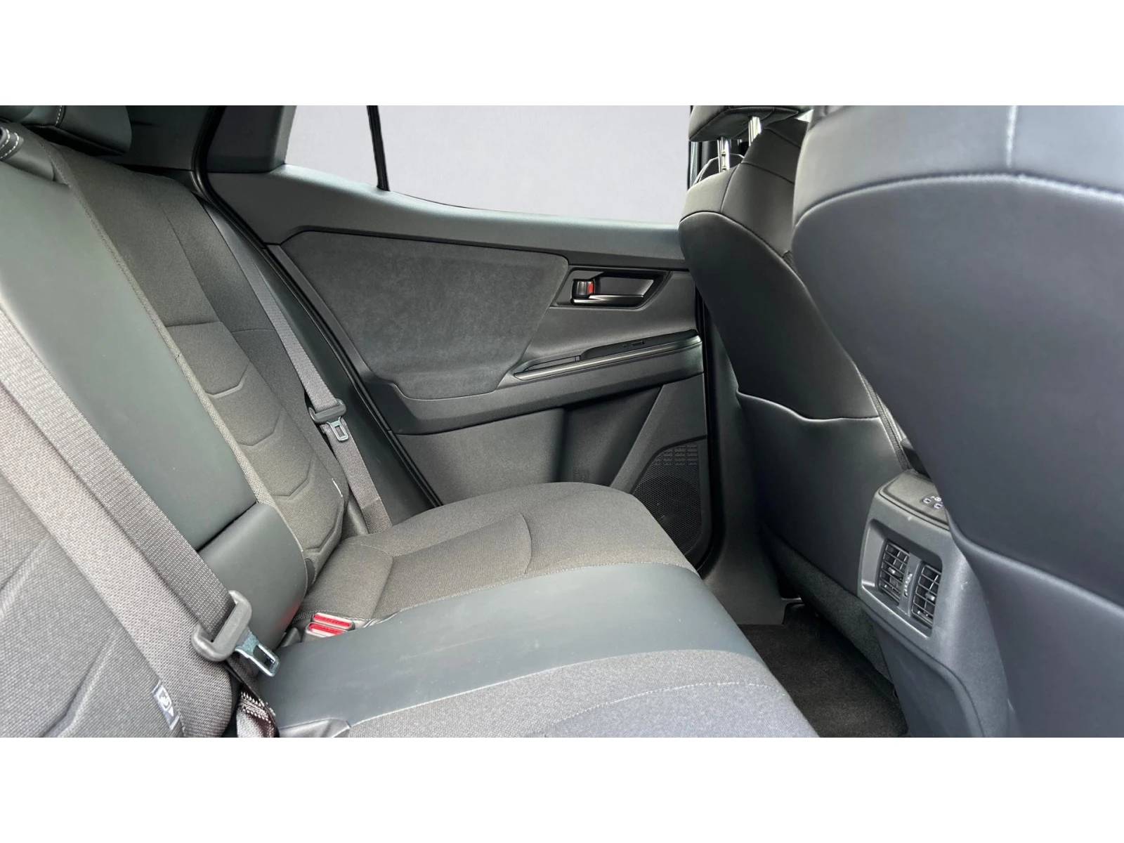 Toyota C-HR Месечна вноска от 460  , снимка 7 - Автомобили и джипове - 55229750