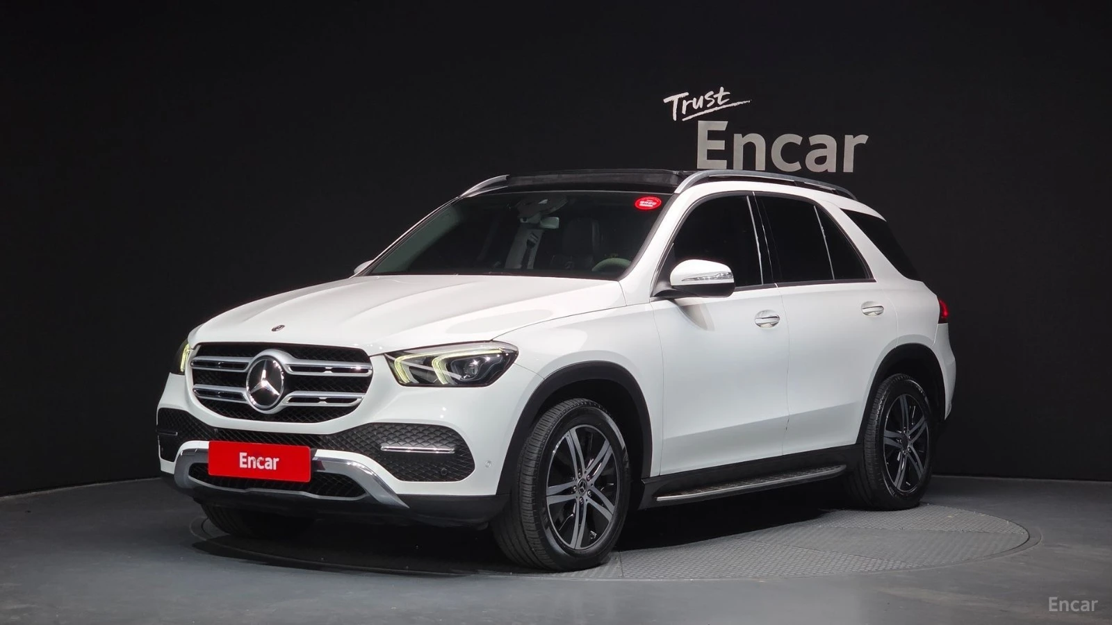Mercedes-Benz GLE 300d 4MATIC* КОЖА* ОБДУХВ* НАВИ* ПАНО