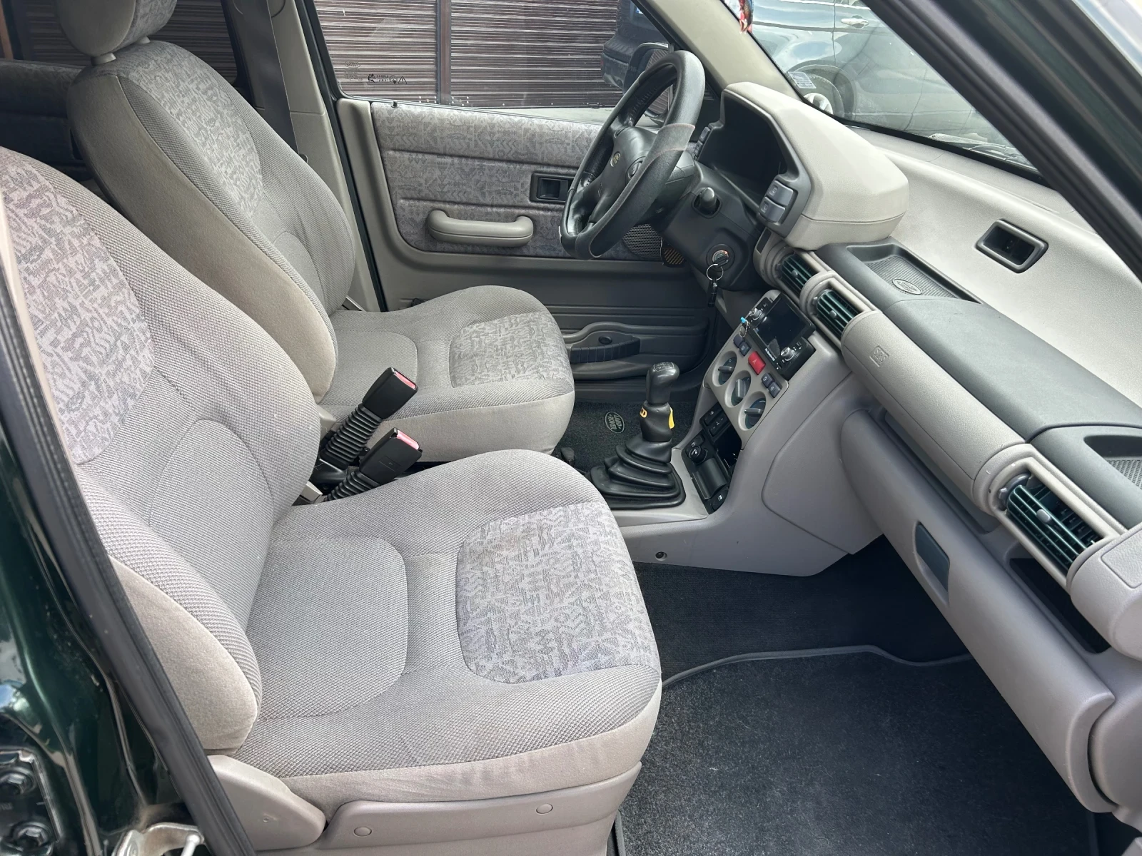 Land Rover Freelander 2.0, снимка 8 - Автомобили и джипове - 55927312