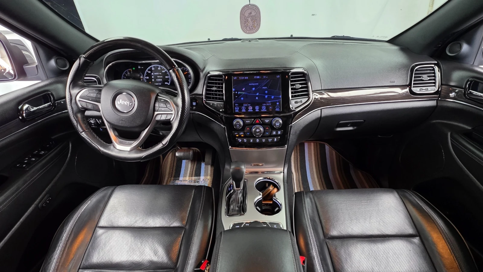 Jeep Grand cherokee OVERLAND, снимка 8 - Автомобили и джипове - 55952685