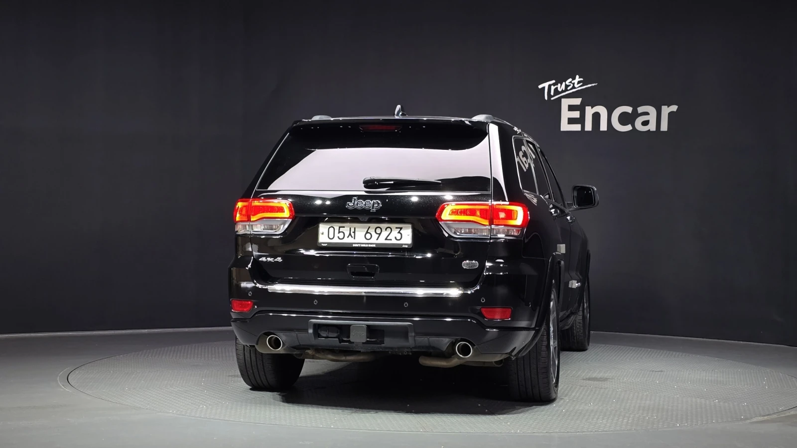 Jeep Grand cherokee OVERLAND, снимка 4 - Автомобили и джипове - 55952685