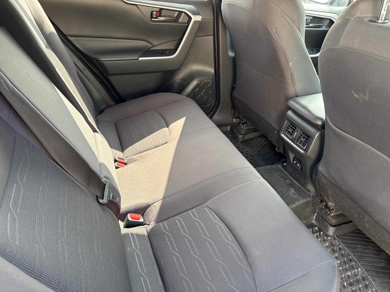 Toyota Rav4 * SE AWD * CARFAX * БЕЗ ПЪРВОНАЧАЛНА ВНОСКА, снимка 15 - Автомобили и джипове - 56064477