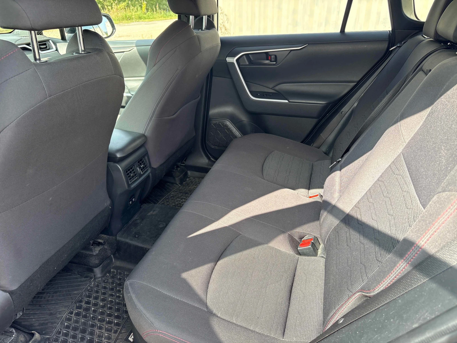 Toyota Rav4 * SE AWD * CARFAX * БЕЗ ПЪРВОНАЧАЛНА ВНОСКА, снимка 13 - Автомобили и джипове - 56064477