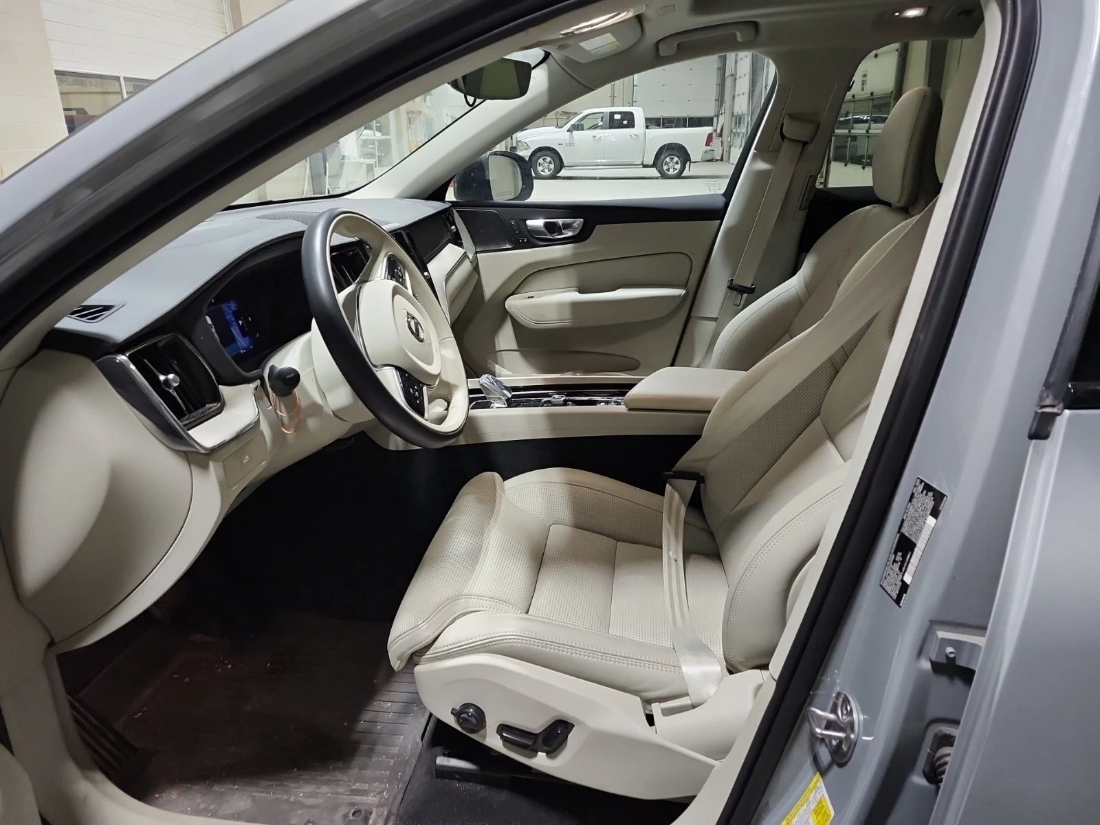 Volvo XC60 ULTRA DARK THEME* PODGREV* OBDUHVANE* PANO*  | Mobile.bg � ����������� 5