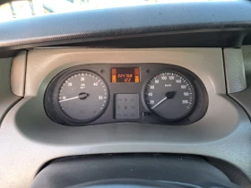 Обява за продажба на Opel Vivaro 2.0d/220хкм/КЛИМАТИК ~9 800 лв. - изображение 9 | Auto.bg Обява за продажба на Opel Vivaro 2.0d/220хкм/КЛИМАТИК ~9 800 лв. - изображение 9