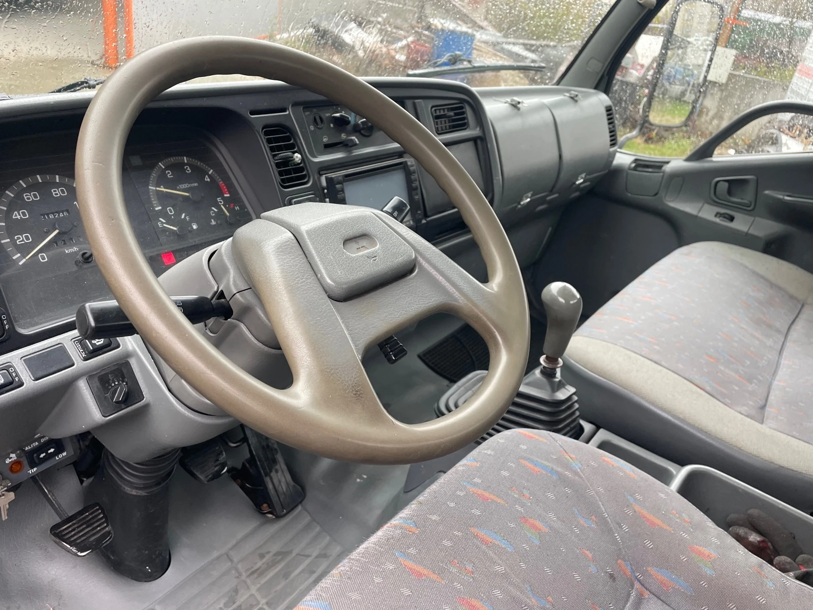 Mitsubishi Canter 2.8 - изображение 8