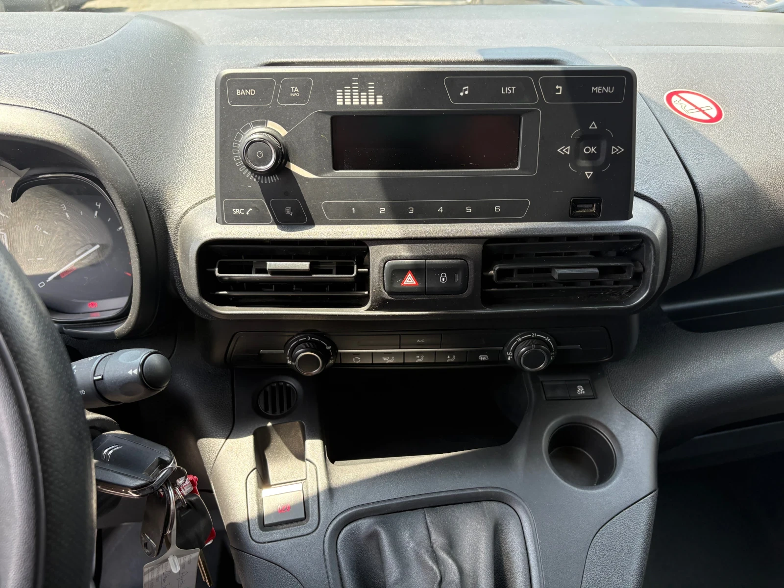 Citroen Berlingo 1.5 Blue HDI L1H1, снимка 11 - Бусове и автобуси - 54789473