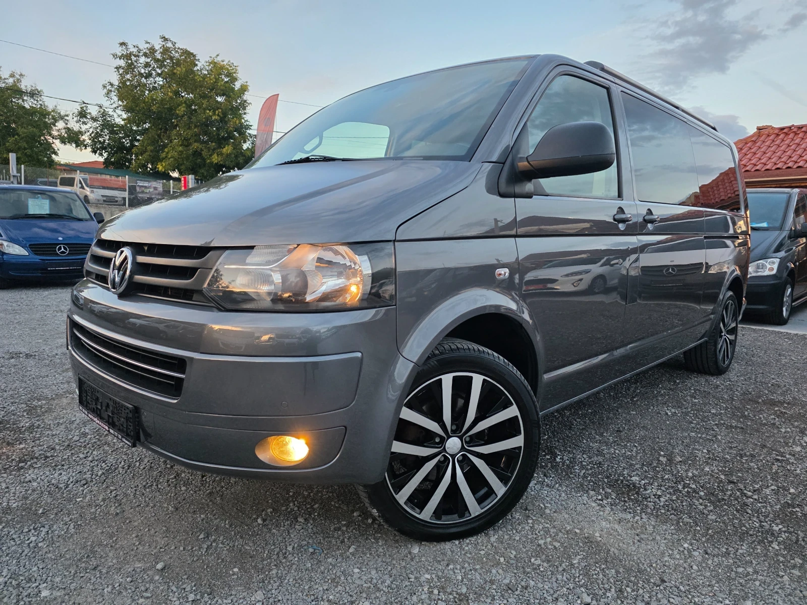 VW Transporter 2.0tdi Автоматик Дълга база