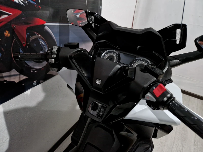 Honda Forza 300ie, ABS-TCS, Smart Box, Keyless, !11003km!2021г, снимка 13 - Мотоциклети и мототехника - 52743684