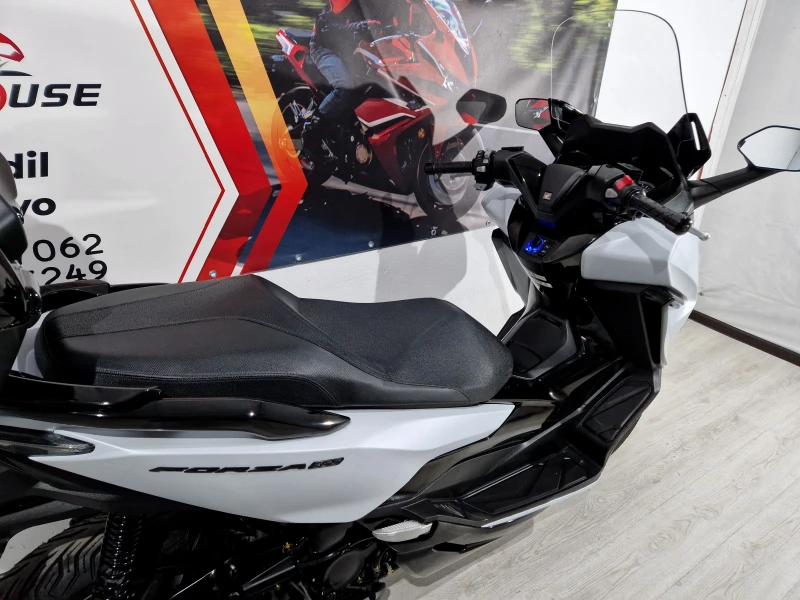 Honda Forza 300ie, ABS-TCS, Smart Box, Keyless, !11003km!2021г, снимка 12 - Мотоциклети и мототехника - 52743684