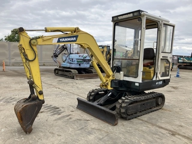 Багер Yanmar B22 * ОЧАКВАН 15.10.2026!!!