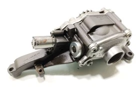 Маслена помпа за Mercedes 3.0cdi V6 - M642, снимка 1