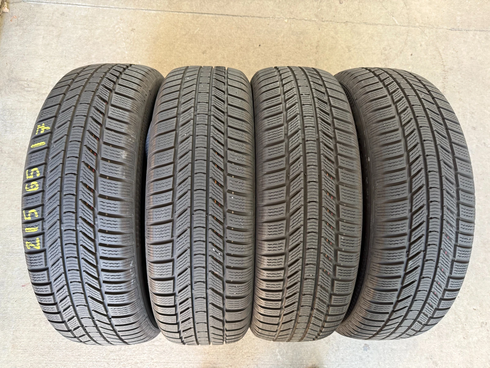 Гуми Зимни 215/65R17
