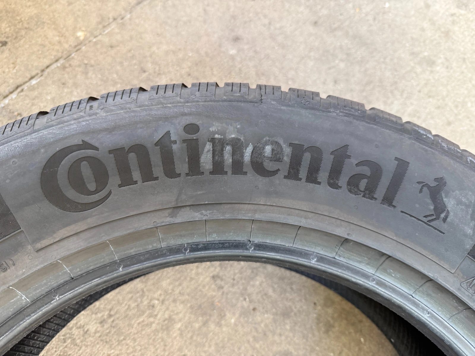 Гуми Зимни 215/65R17, снимка 10 - Гуми и джанти - 55686905