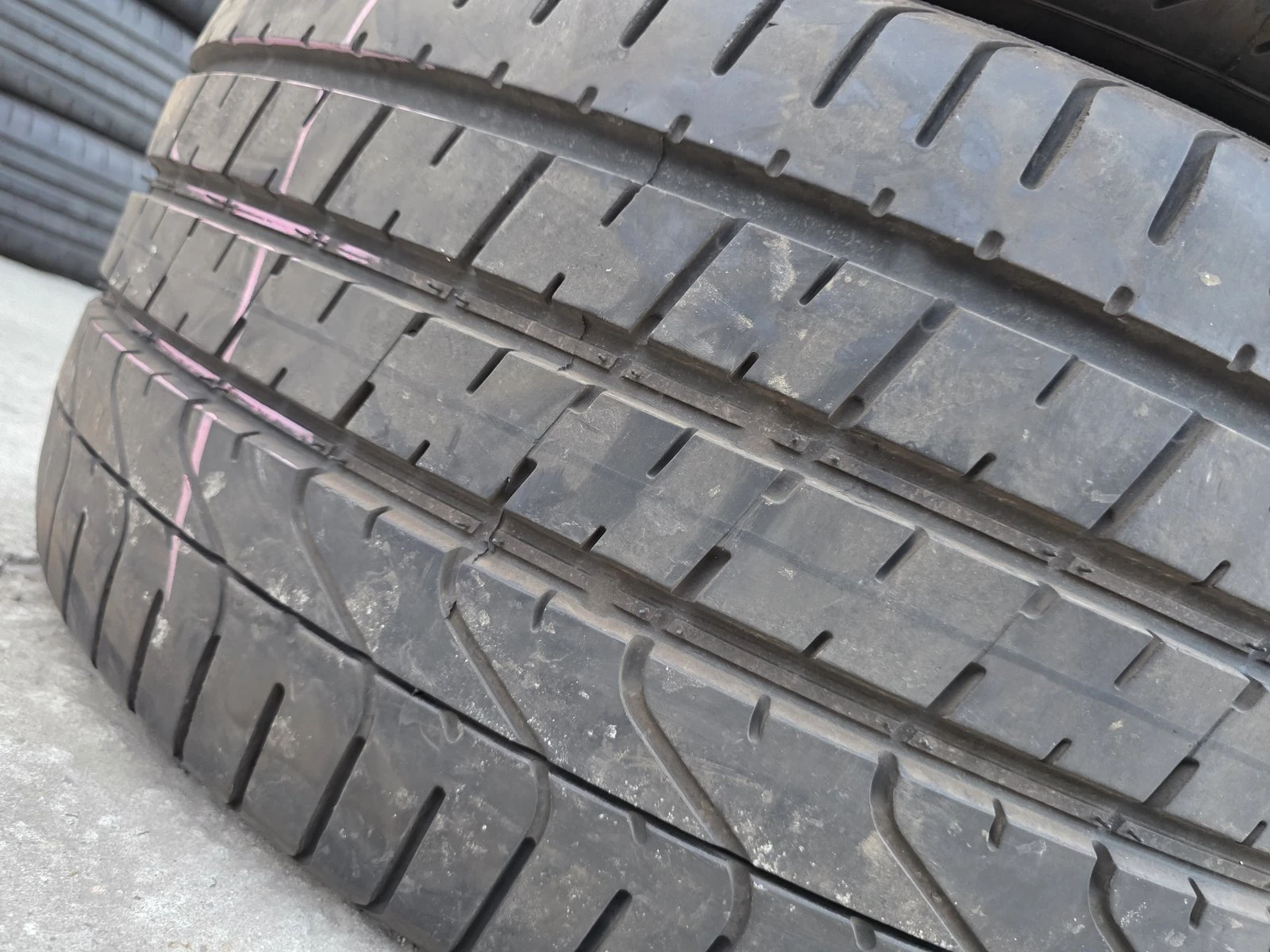 Гуми Летни 275/35R21, снимка 4 - Гуми и джанти - 56731006