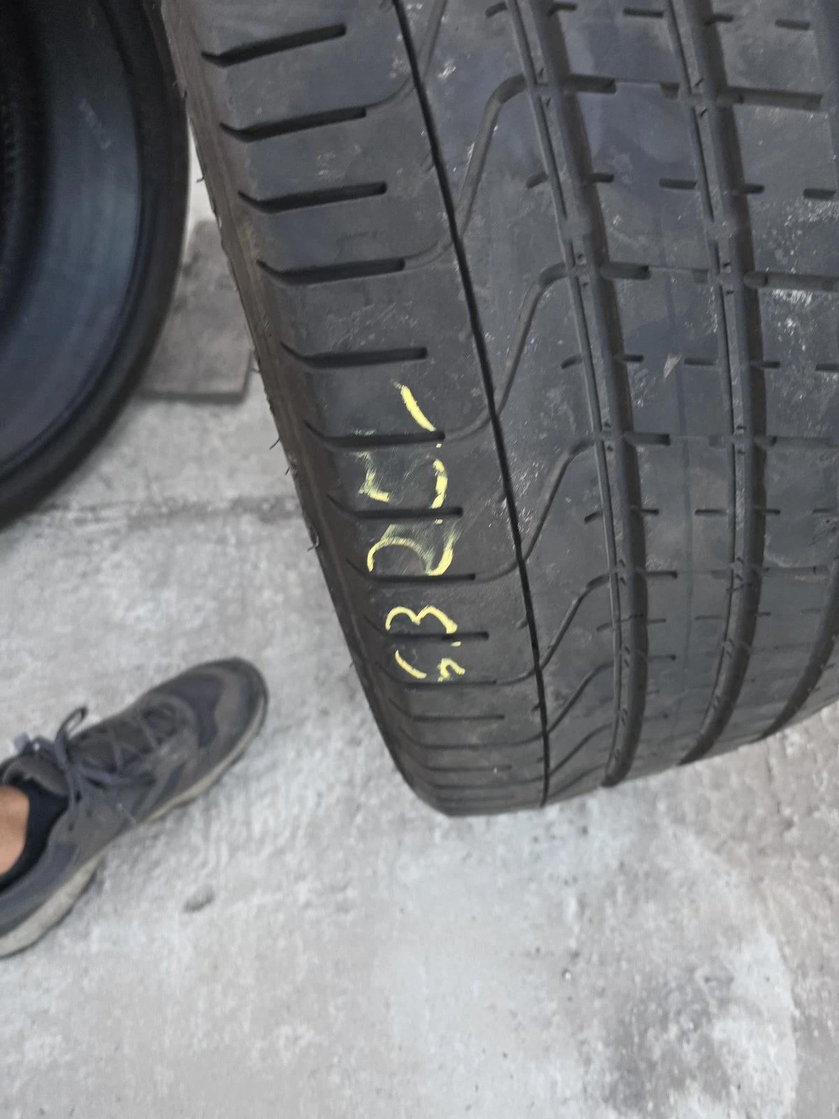 Гуми Летни 275/35R21, снимка 11 - Гуми и джанти - 56731006