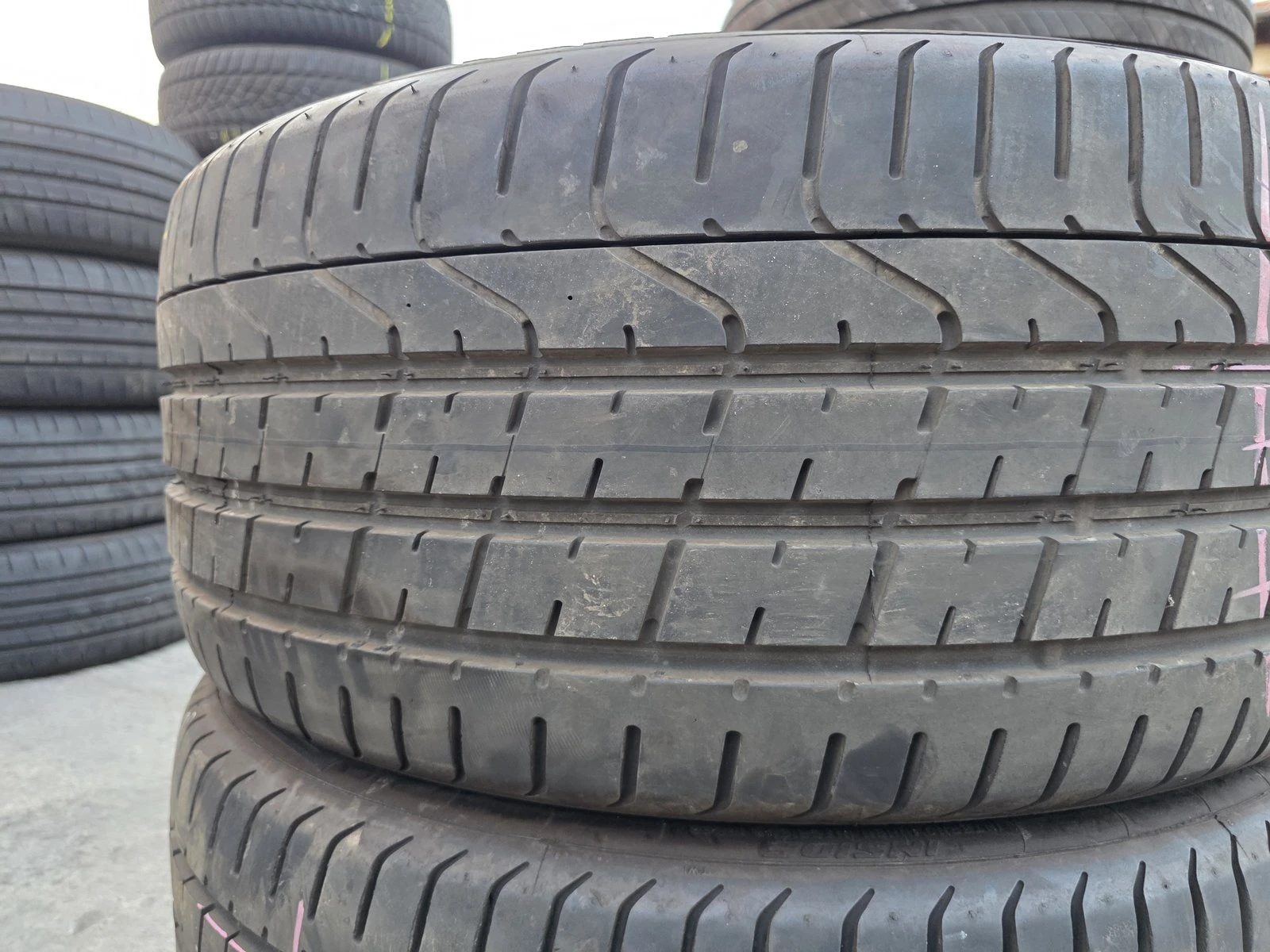 Гуми Летни 275/35R21