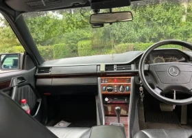 Mercedes-Benz 124 E320, снимка 9