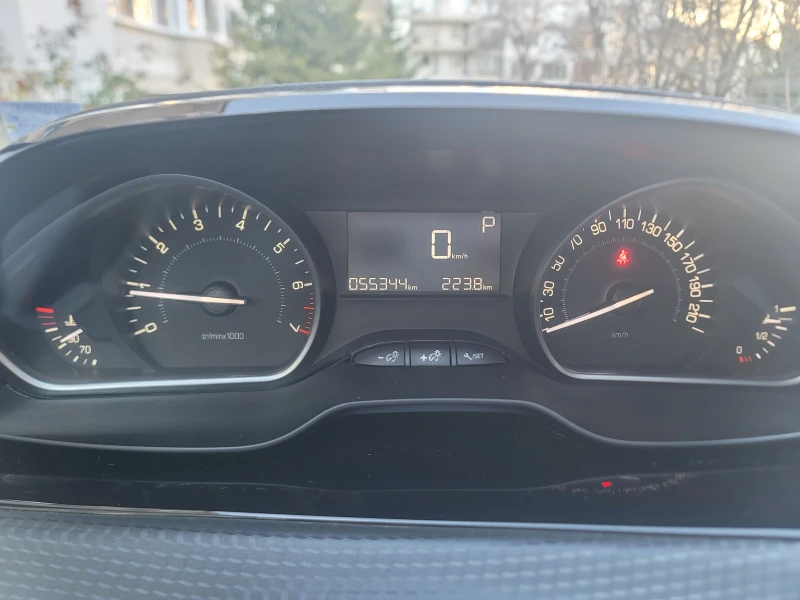 Peugeot 2008 Automat, снимка 12 - Автомобили и джипове - 48371274