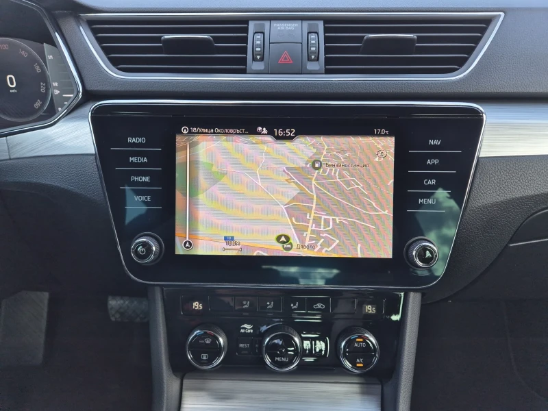 Skoda Superb 2.0-TDI/150кс/ДИСТРОНИК/DSG, снимка 8 - Автомобили и джипове - 50298392