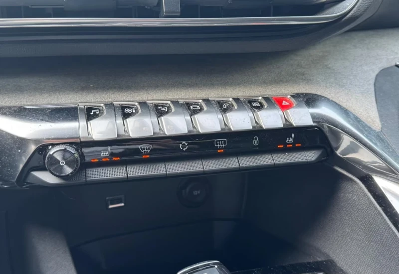 Peugeot 3008 GT-PURETECH/181HP/ACC/CAM/CPLAY/AMBI/DWS/LED/762f, снимка 11 - Автомобили и джипове - 51746612