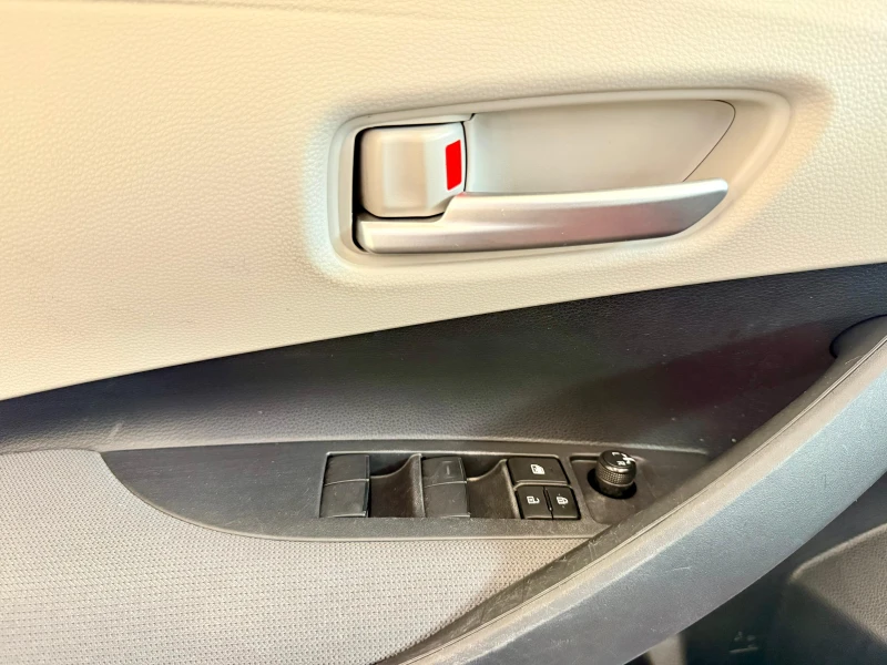 Toyota Corolla 1.8 LE* Automatic* Лизинг* Камера, снимка 6 - Автомобили и джипове - 51809869