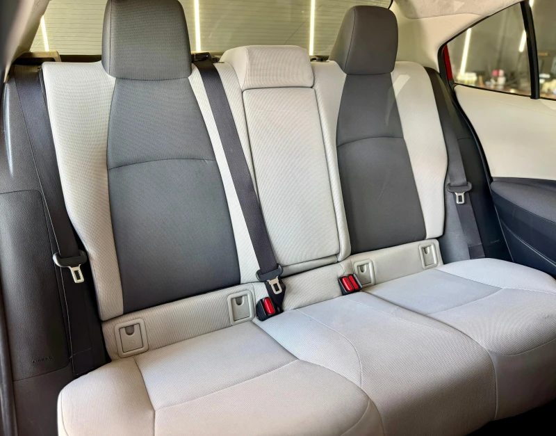 Toyota Corolla 1.8 LE* Automatic* Лизинг* Камера, снимка 14 - Автомобили и джипове - 51809869