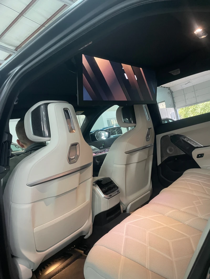 BMW 760 e M/XDrive/FULL/ПЪЛНА ГАРАНЦИЯ ДО 2030г, снимка 10 - Автомобили и джипове - 51869558