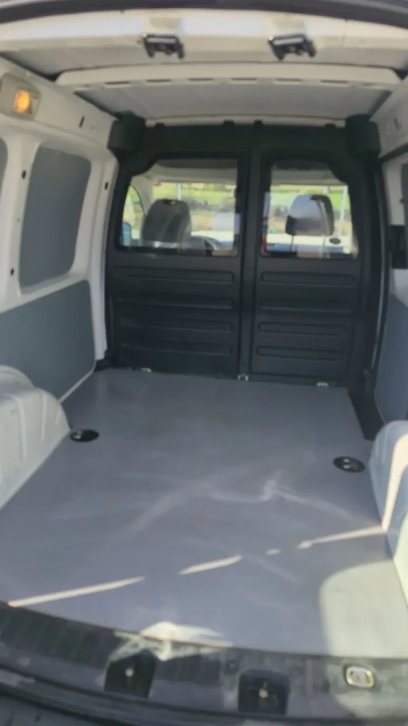 VW Caddy 2.0 Tdi bmt 102 к.с., снимка 8 - Автомобили и джипове - 52254498