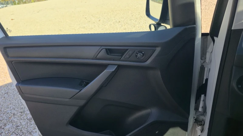 VW Caddy 2.0 Tdi bmt 102 к.с., снимка 5 - Автомобили и джипове - 52254498