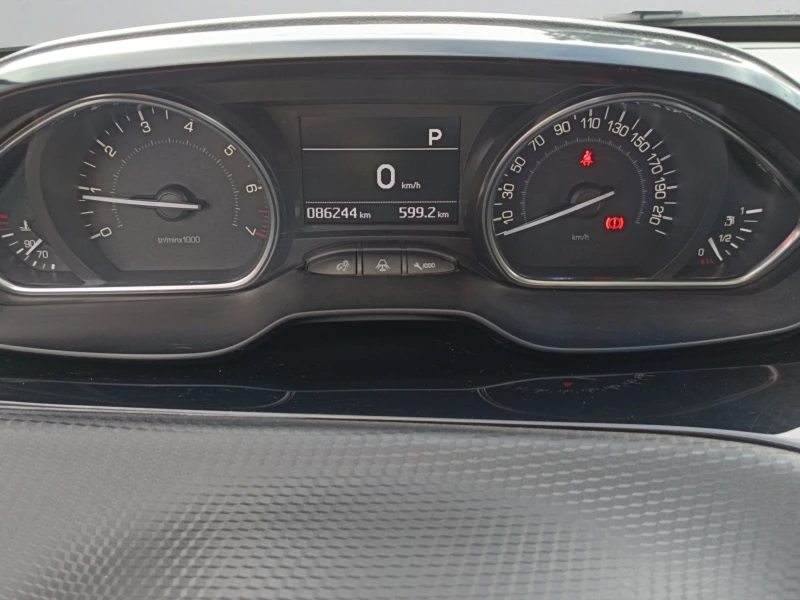 Peugeot 2008 ALLURE PACK, снимка 9 - Автомобили и джипове - 52630110