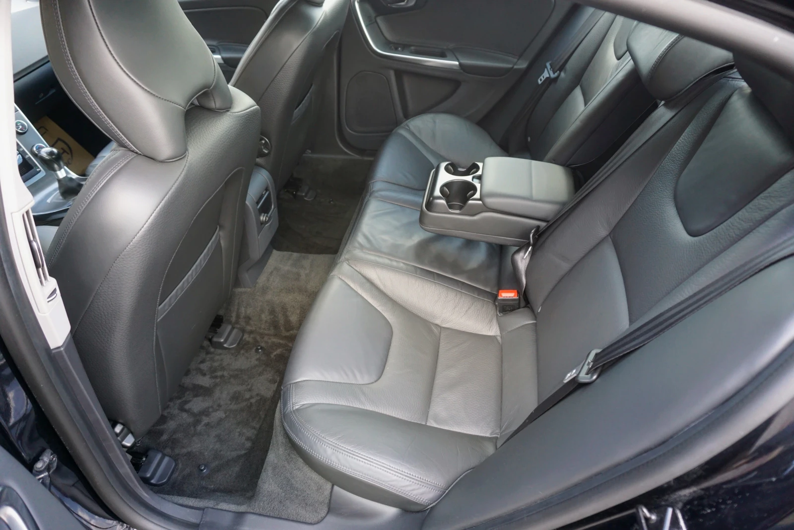 Volvo S60 2.4 D5 SUMMUM - изображение 10