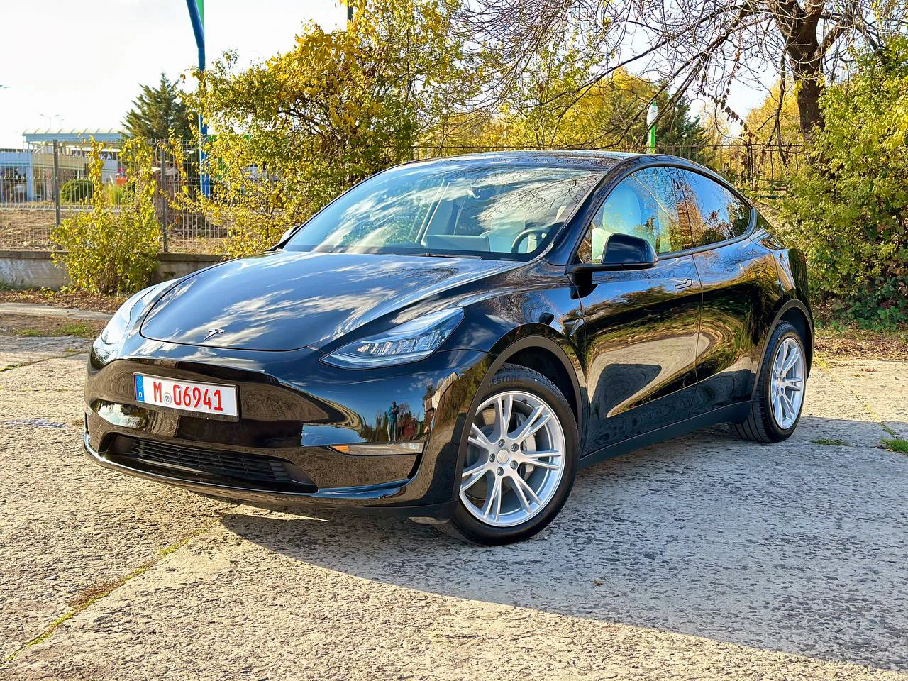 Tesla Model Y Long Range Dual Motor - [1] 