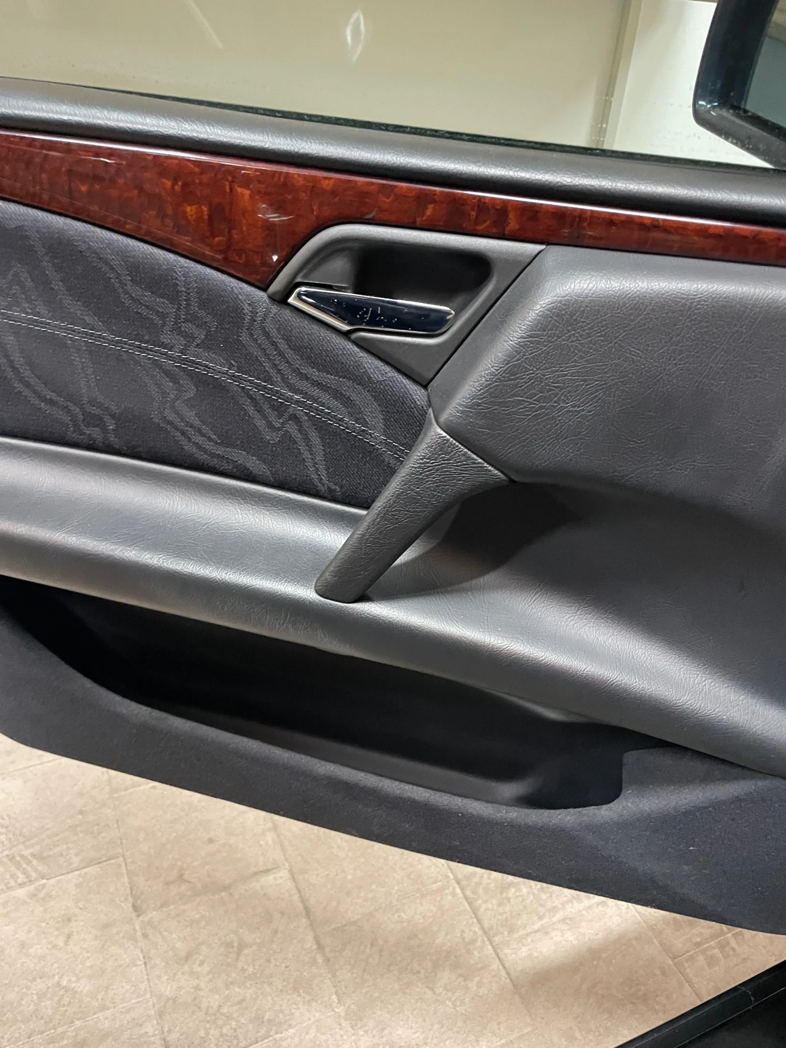 Mercedes-Benz E 220  95 коня КАТАФАЛКА 42526 км като нова КЛИМАТИК | Mobile.bg — изображение 17