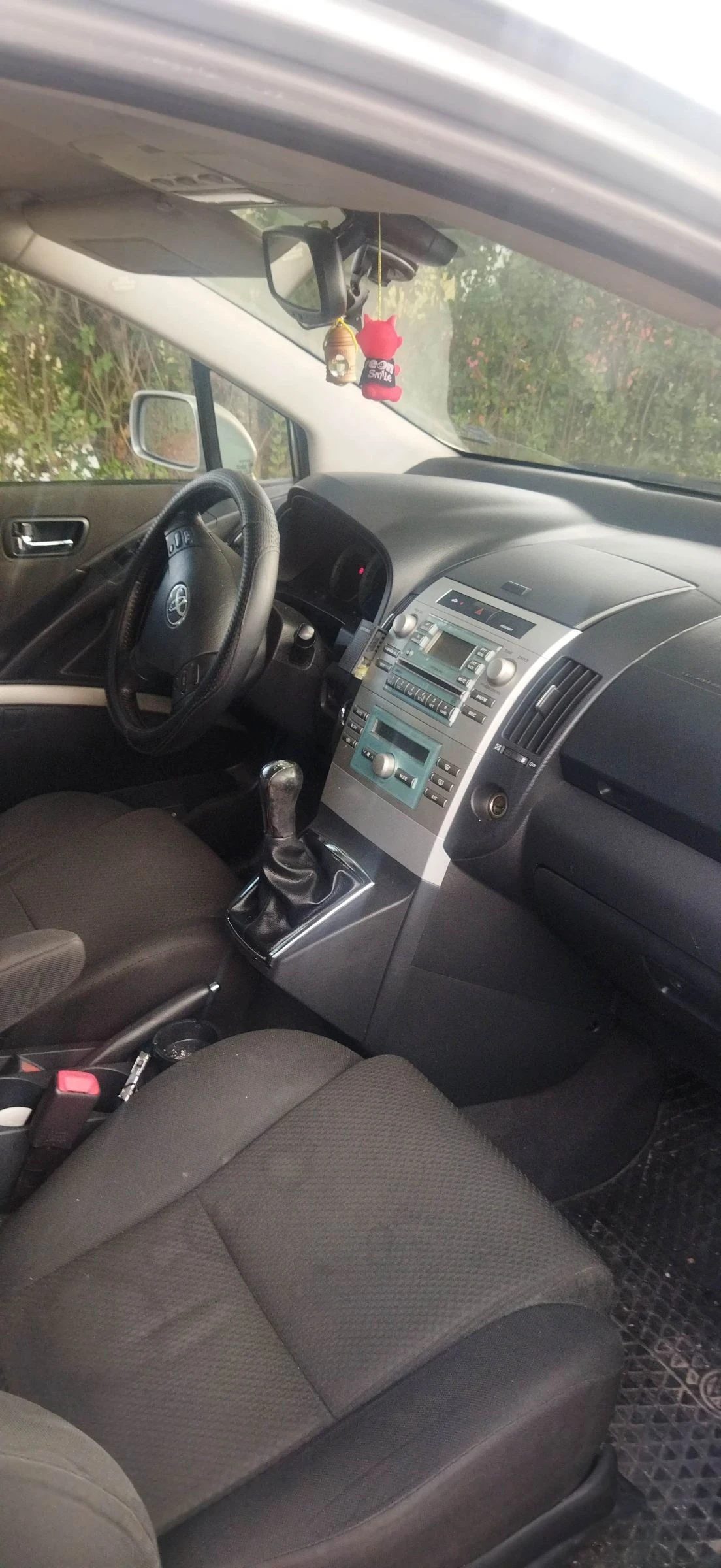 Toyota Corolla verso 2.0 116 к.с. - изображение 9