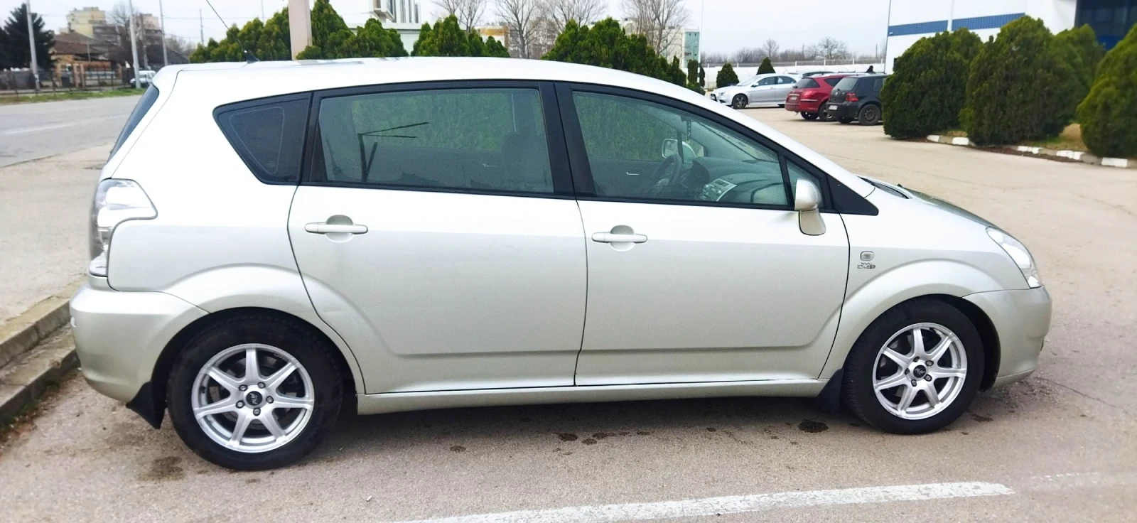 Toyota Corolla verso 2.0 116 к.с. - изображение 5