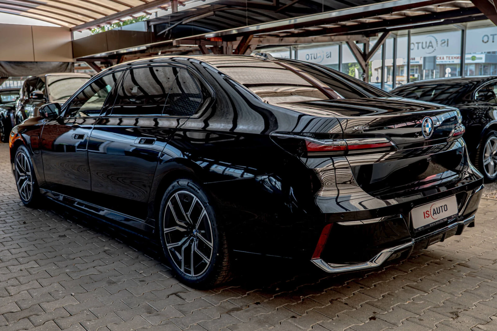 BMW 750 E/xDrive/M-Sport/INDIVIDUAL/Bowers & Wilkins/Theat - изображение 5