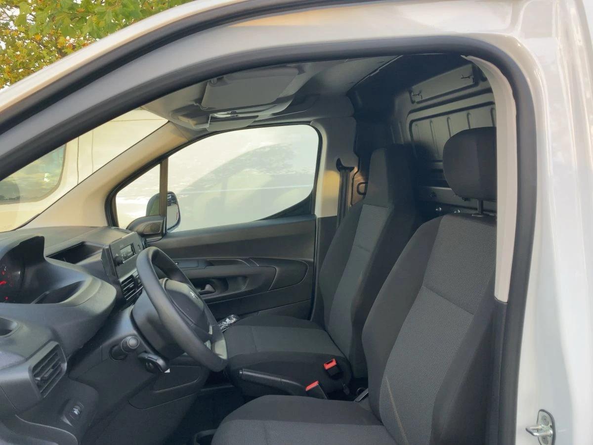Peugeot Partner 1.2 PURETECH/110HP/L1/PDC/ACC/E155 - изображение 9