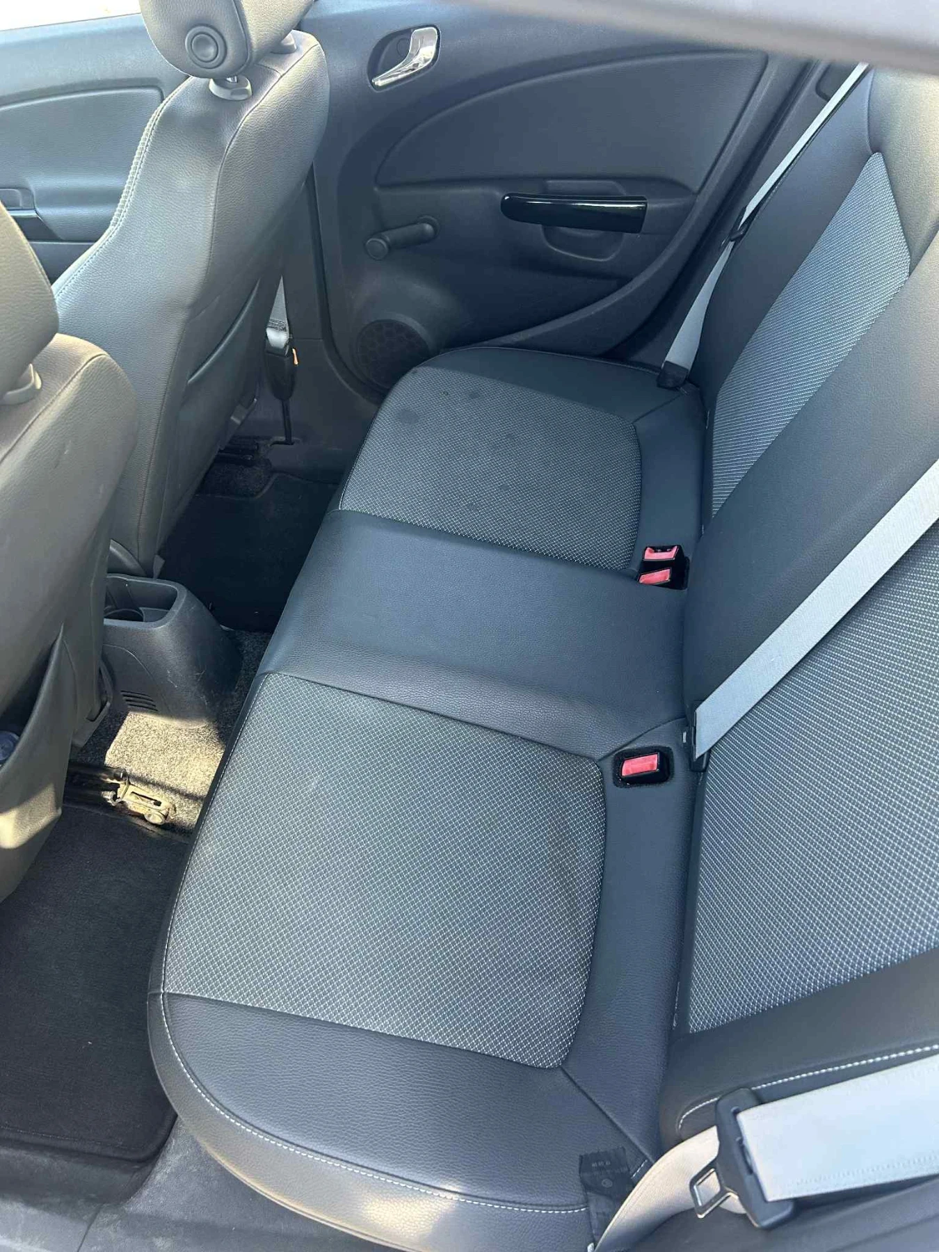 Opel Corsa 1, 4 - изображение 10