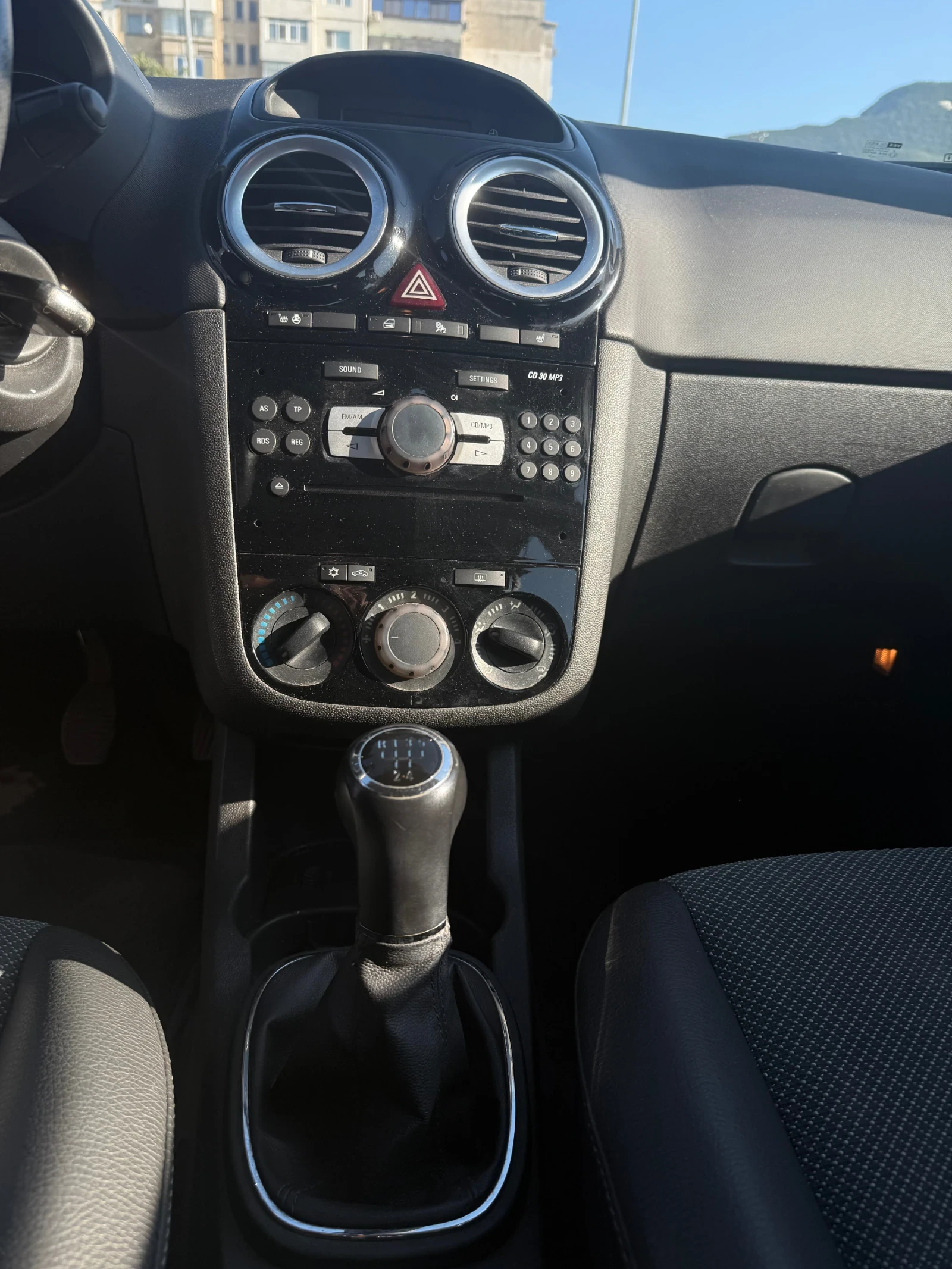 Opel Corsa 1, 4 - изображение 8