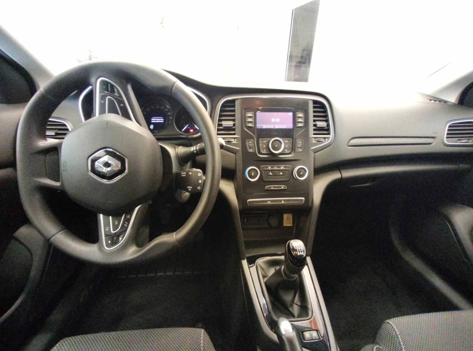 Renault Megane 1.5. DCI - изображение 10