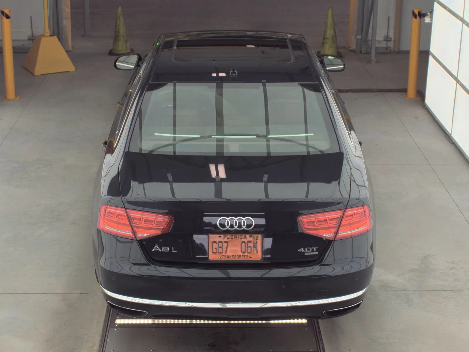 Audi A8 4.0T - изображение 5