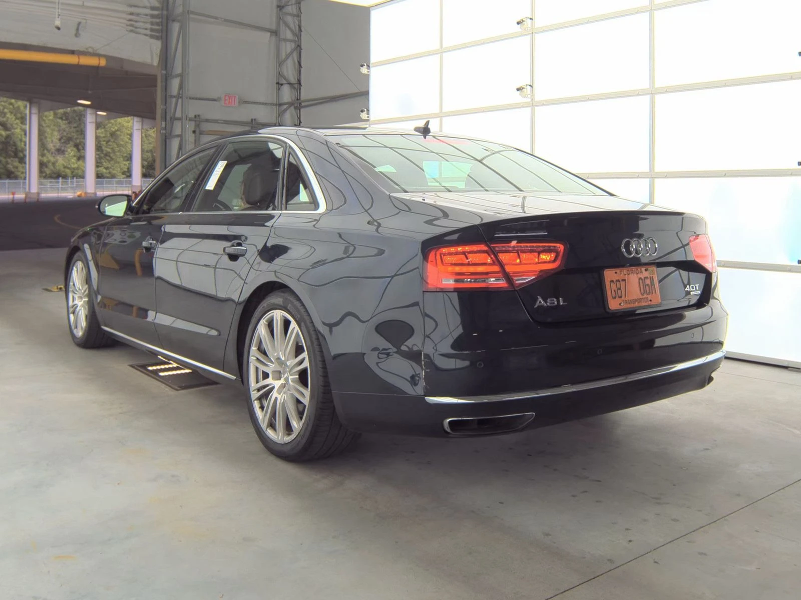 Audi A8 4.0T - изображение 6