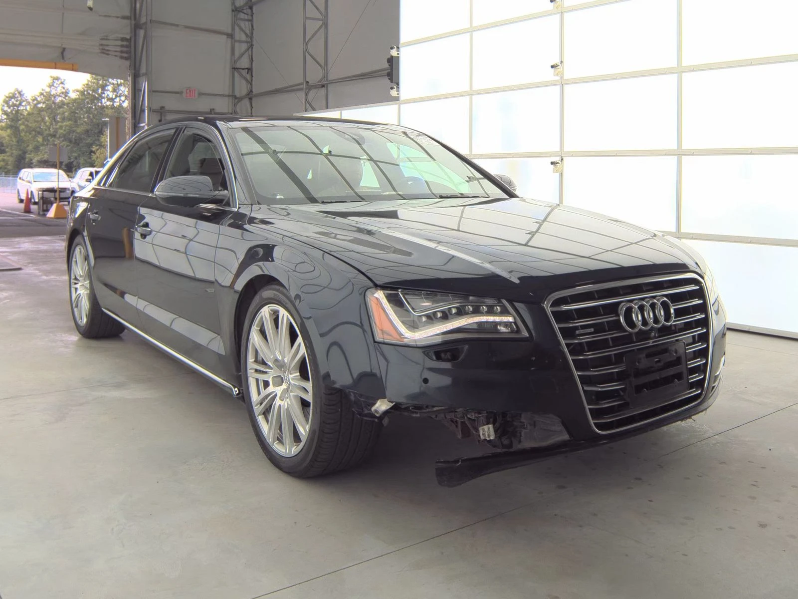 Audi A8 4.0T - изображение 3