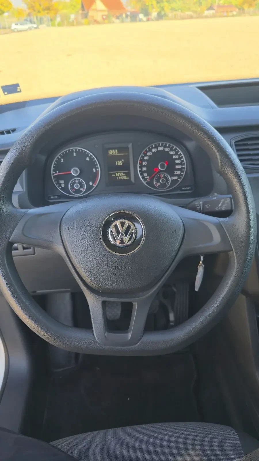 VW Caddy 2.0 Tdi bmt 102 к.с. - изображение 7