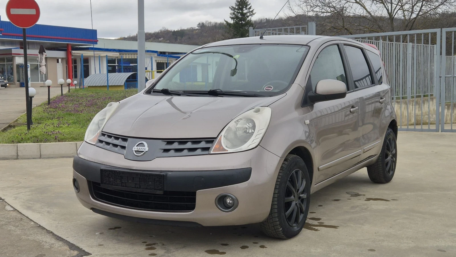 Nissan Note 1.6i 110К.С* АВТОМАТИК* КЛИМАТРОНИК* , снимка 4 - Автомобили и джипове - 53788985
