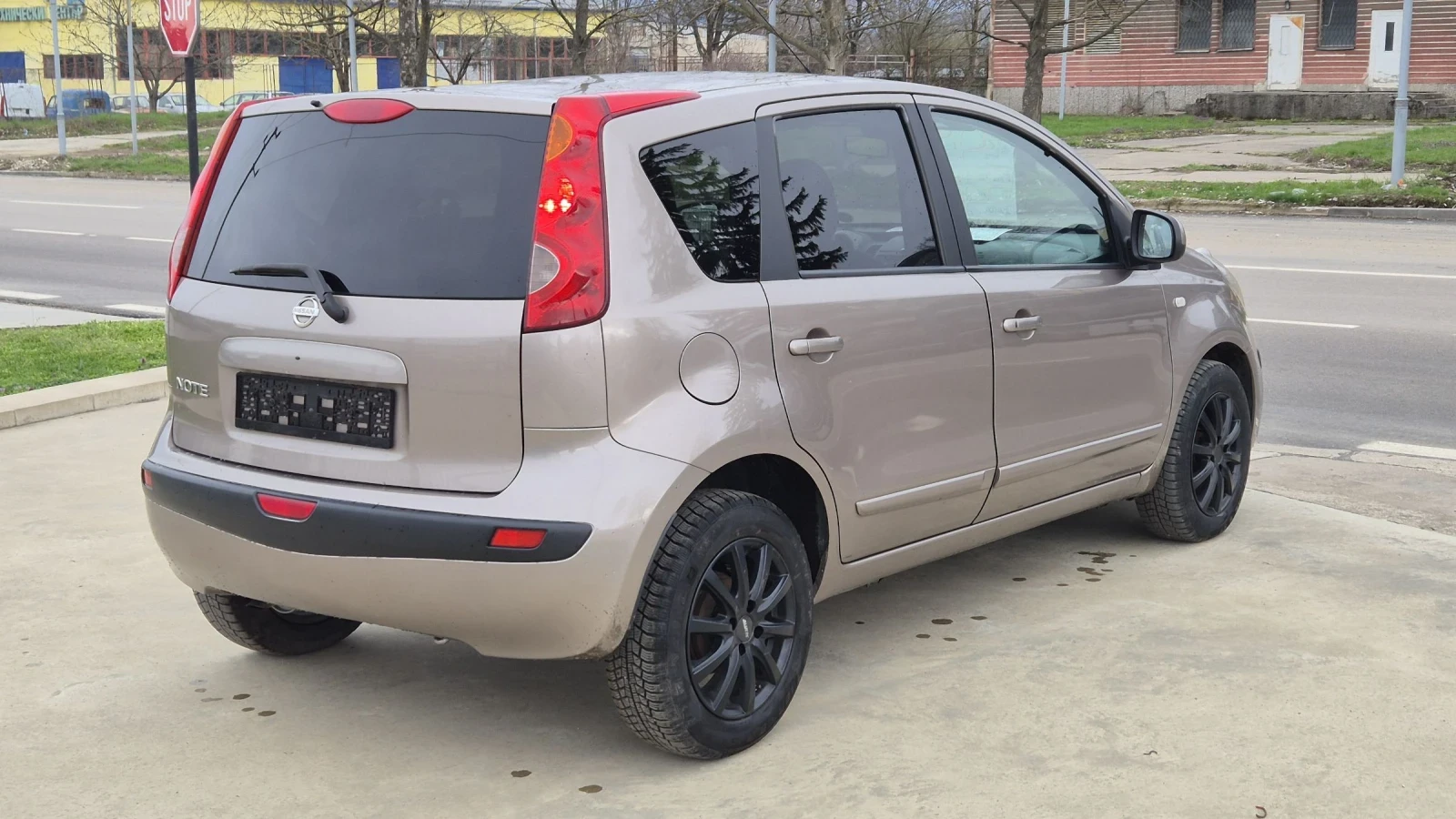 Nissan Note 1.6i 110К.С* АВТОМАТИК* КЛИМАТРОНИК* , снимка 10 - Автомобили и джипове - 53788985