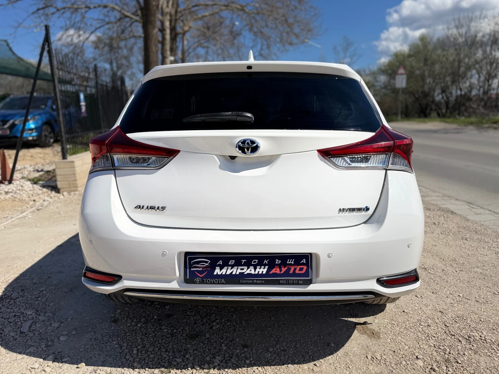 Toyota Auris Един собственик!Сервизна история!88000км, снимка 6 - Автомобили и джипове - 54135771