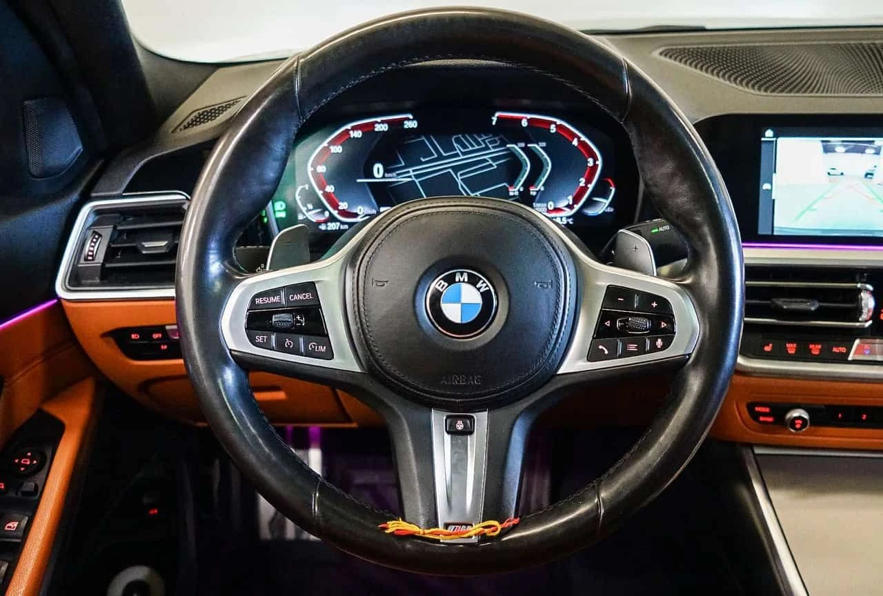 BMW 330 * xDrive * ПОДГРЕВ* PANO* KEYLESS* , снимка 15 - Автомобили и джипове - 54352536